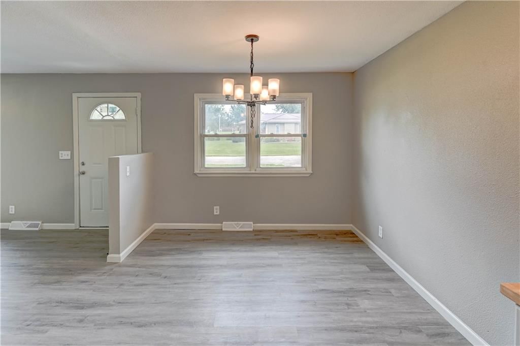 101 E Meadowbrook Court — photo 7