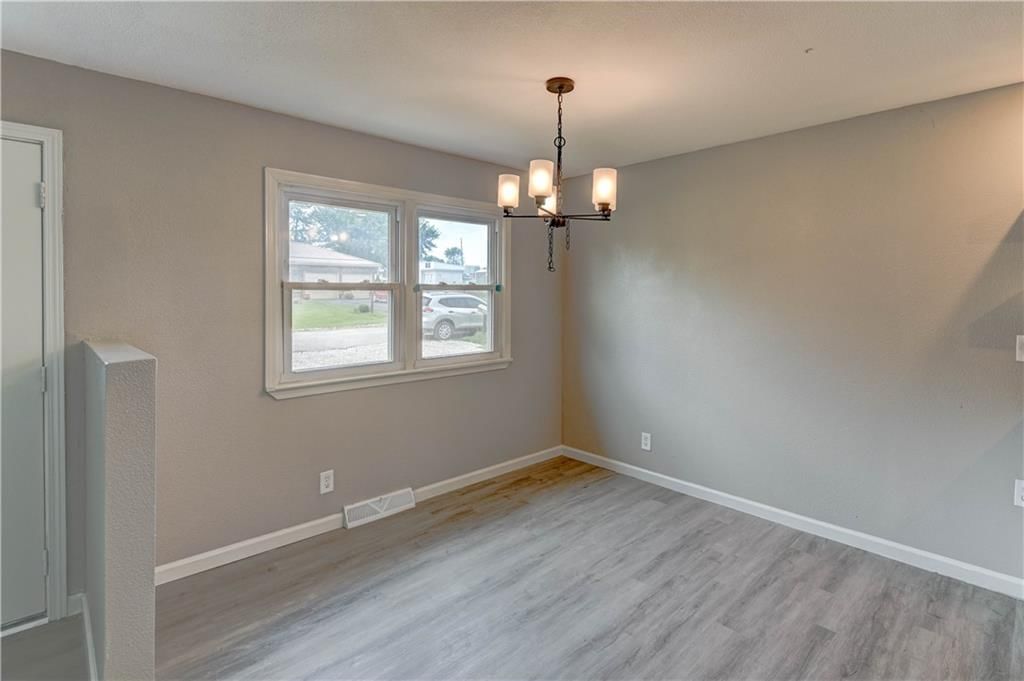 101 E Meadowbrook Court — photo 8