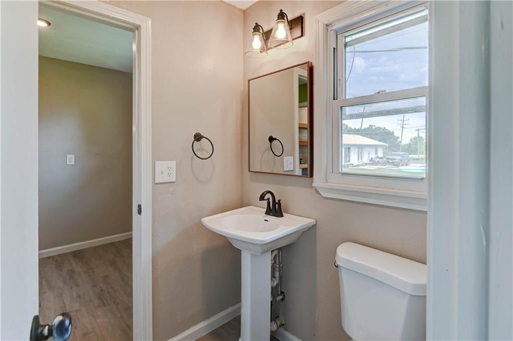101 E Meadowbrook Court — photo 28