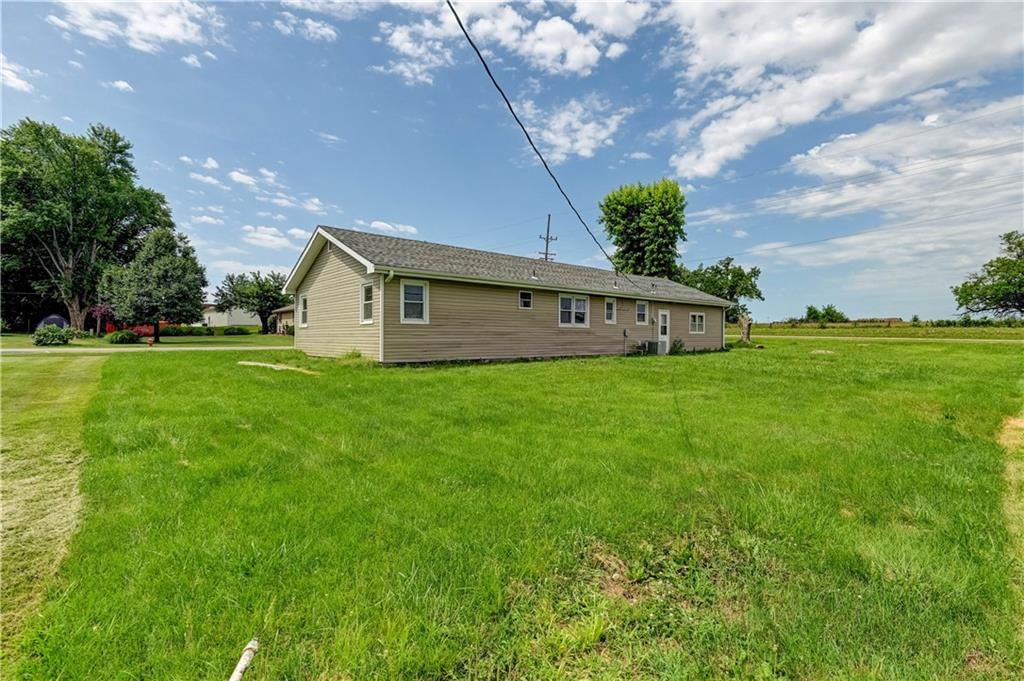 101 E Meadowbrook Court — photo 33