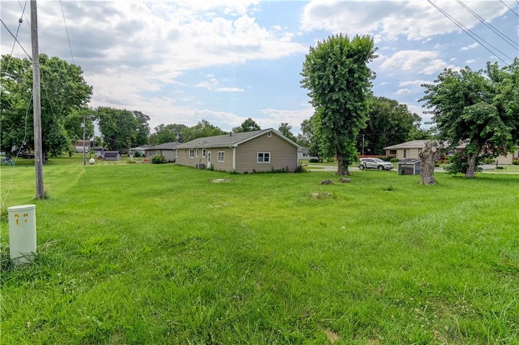 101 E Meadowbrook Court — photo 35