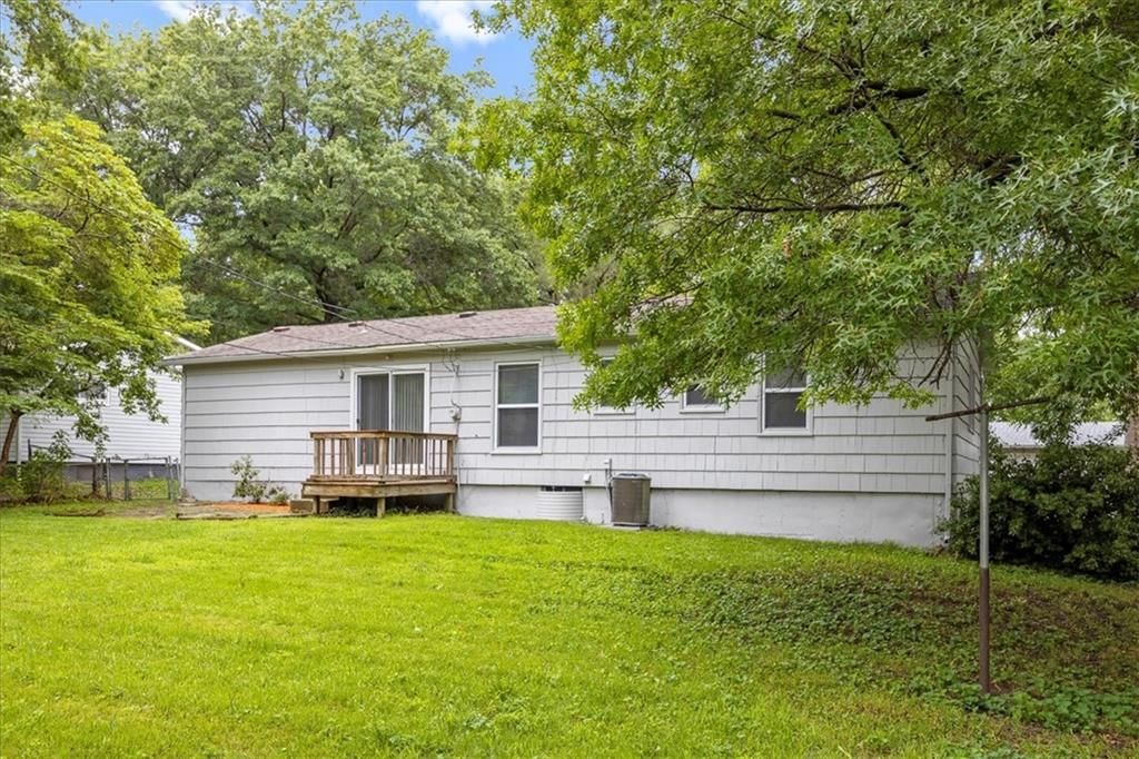 13129 Sycamore Avenue — photo 15