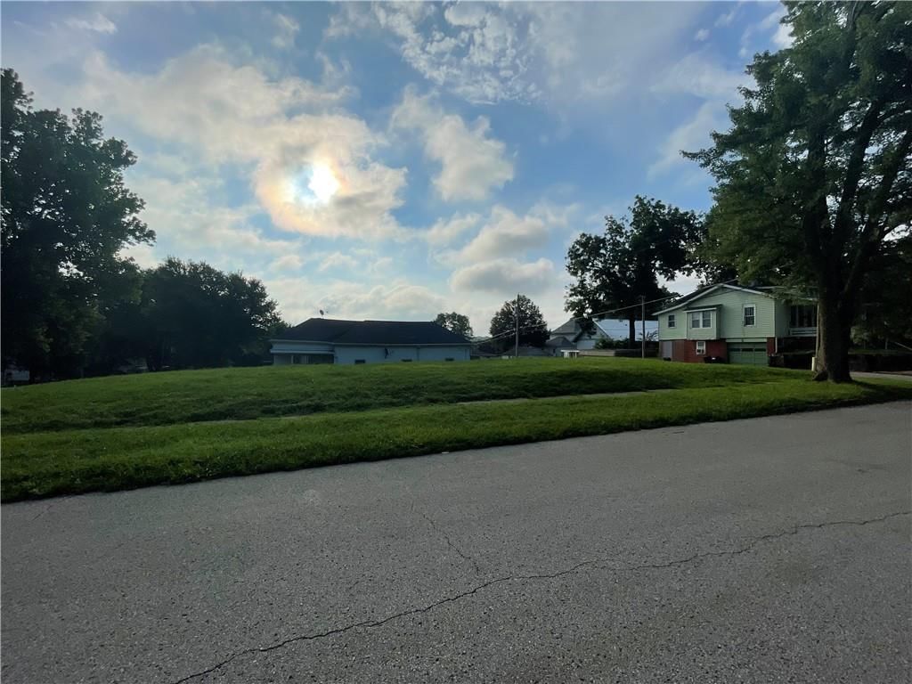 Photo 5 of 5 - 305 N 26th Street