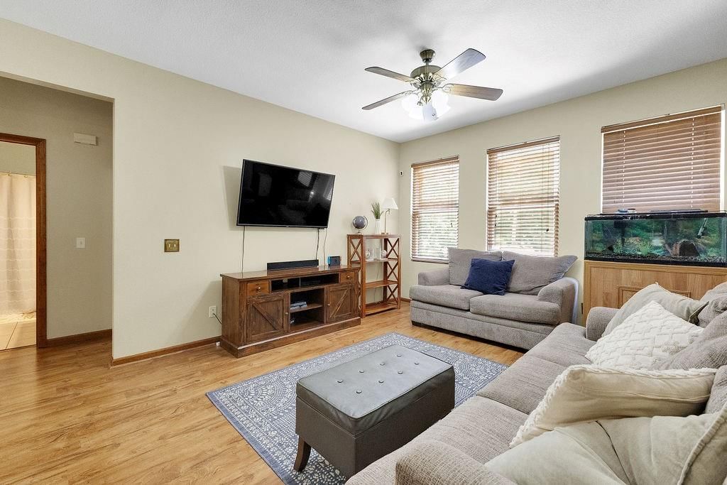 Photo 5 of 41 - 2405 Shirley Drive
