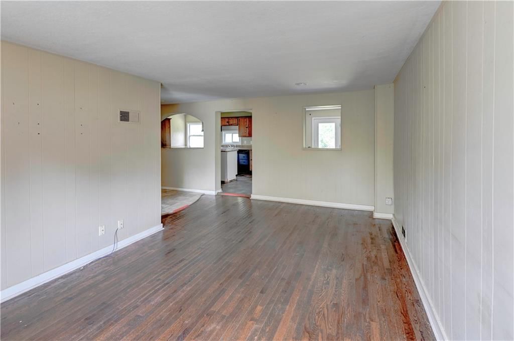 Photo 13 of 44 - 441 S 71st Street