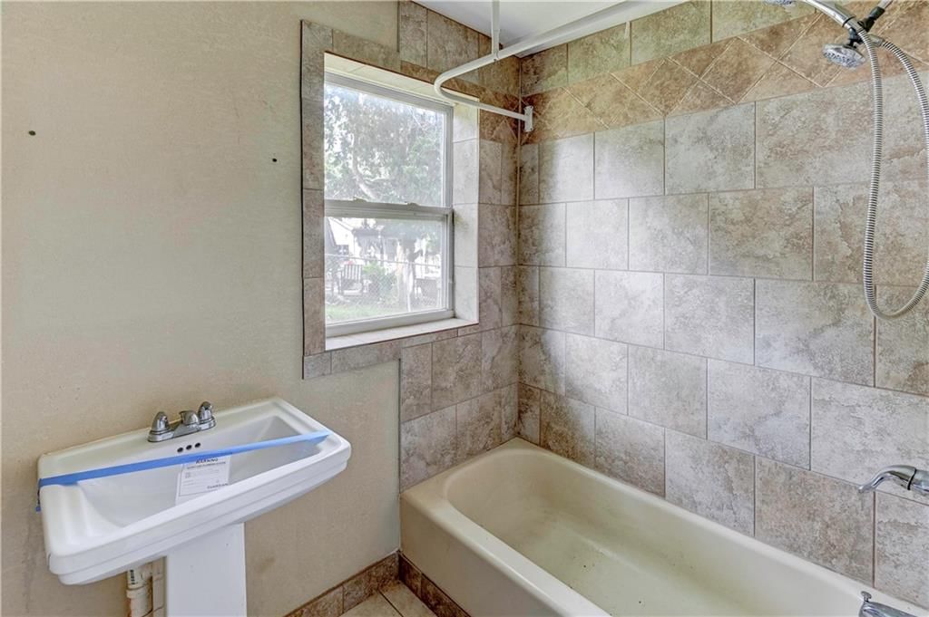 Photo 18 of 44 - 441 S 71st Street