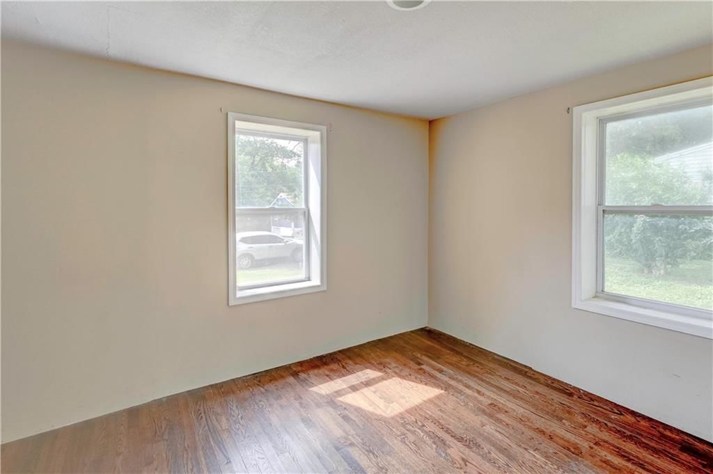 Photo 20 of 44 - 441 S 71st Street