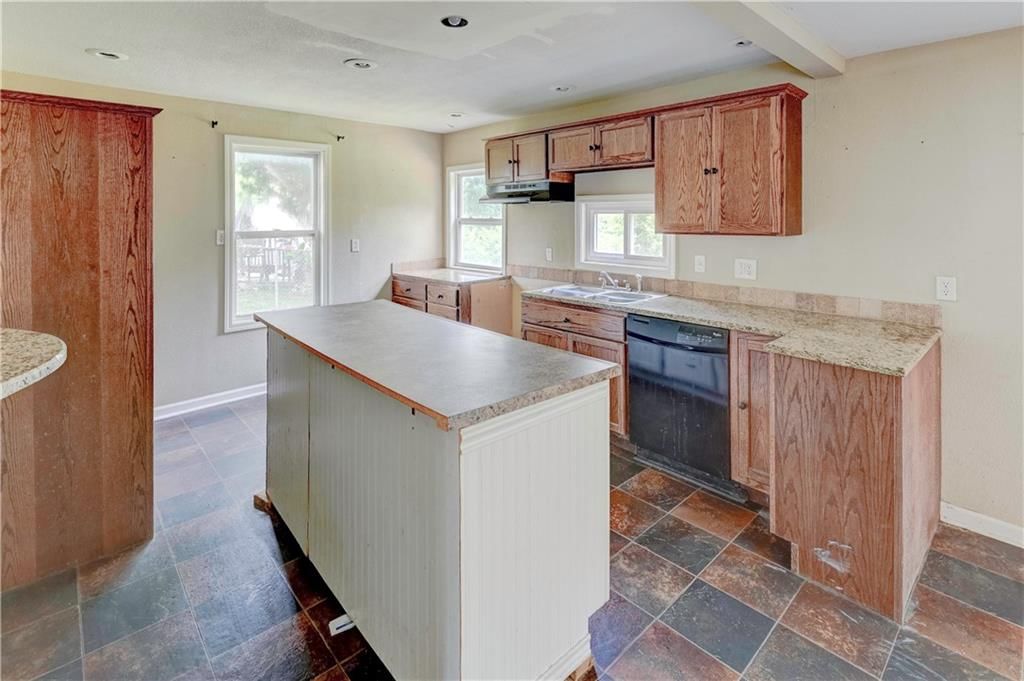 Photo 22 of 44 - 441 S 71st Street