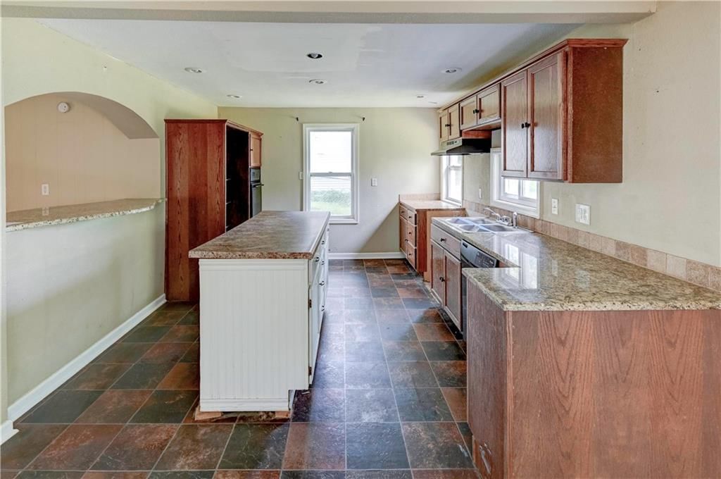 Photo 23 of 44 - 441 S 71st Street