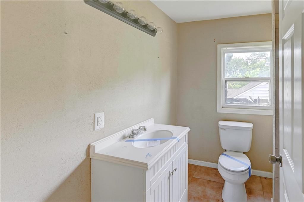 Photo 31 of 44 - 441 S 71st Street