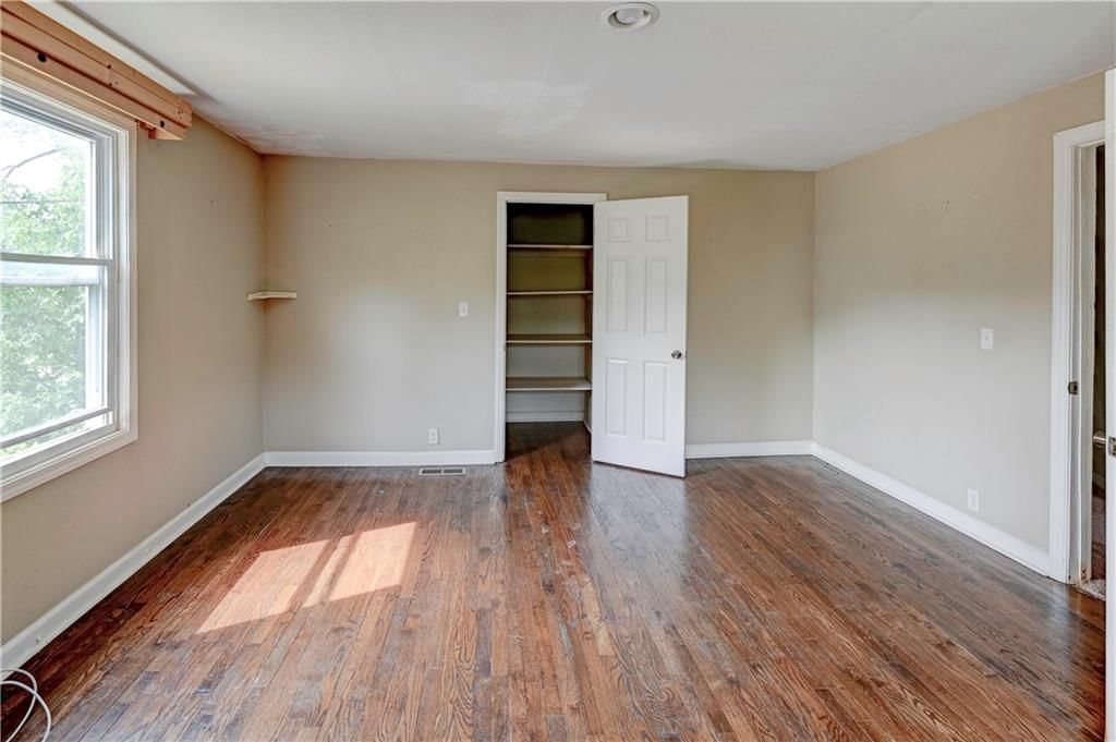 Photo 35 of 44 - 441 S 71st Street