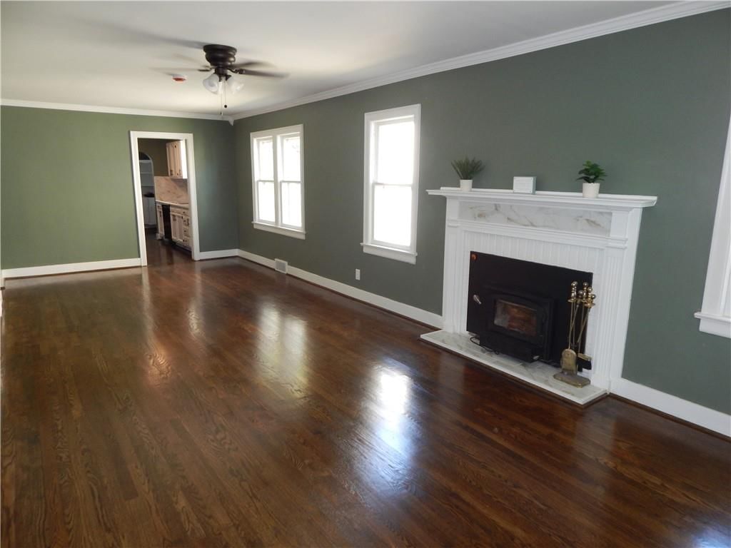 1610 S Broadway Street — photo 3