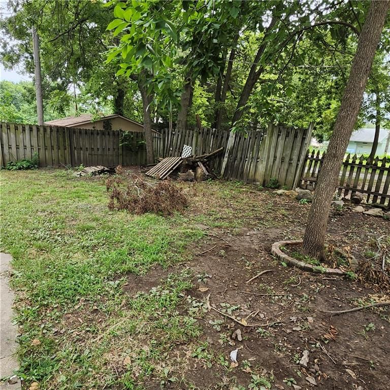 1610 S Broadway Street — photo 24