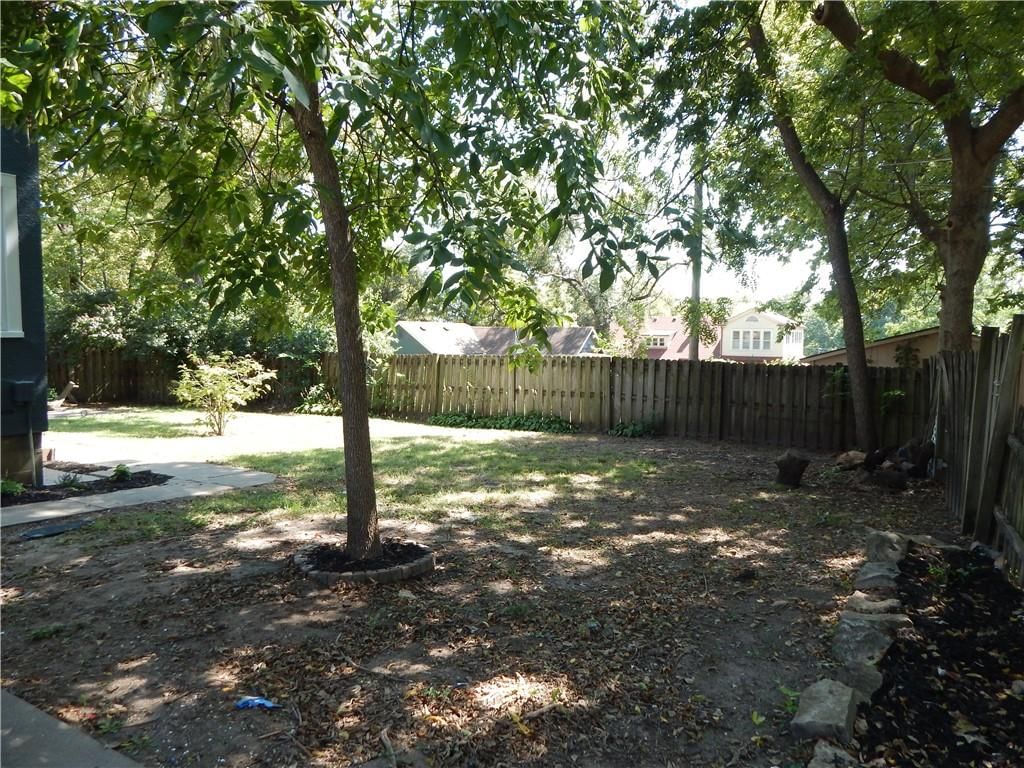 1610 S Broadway Street — photo 36