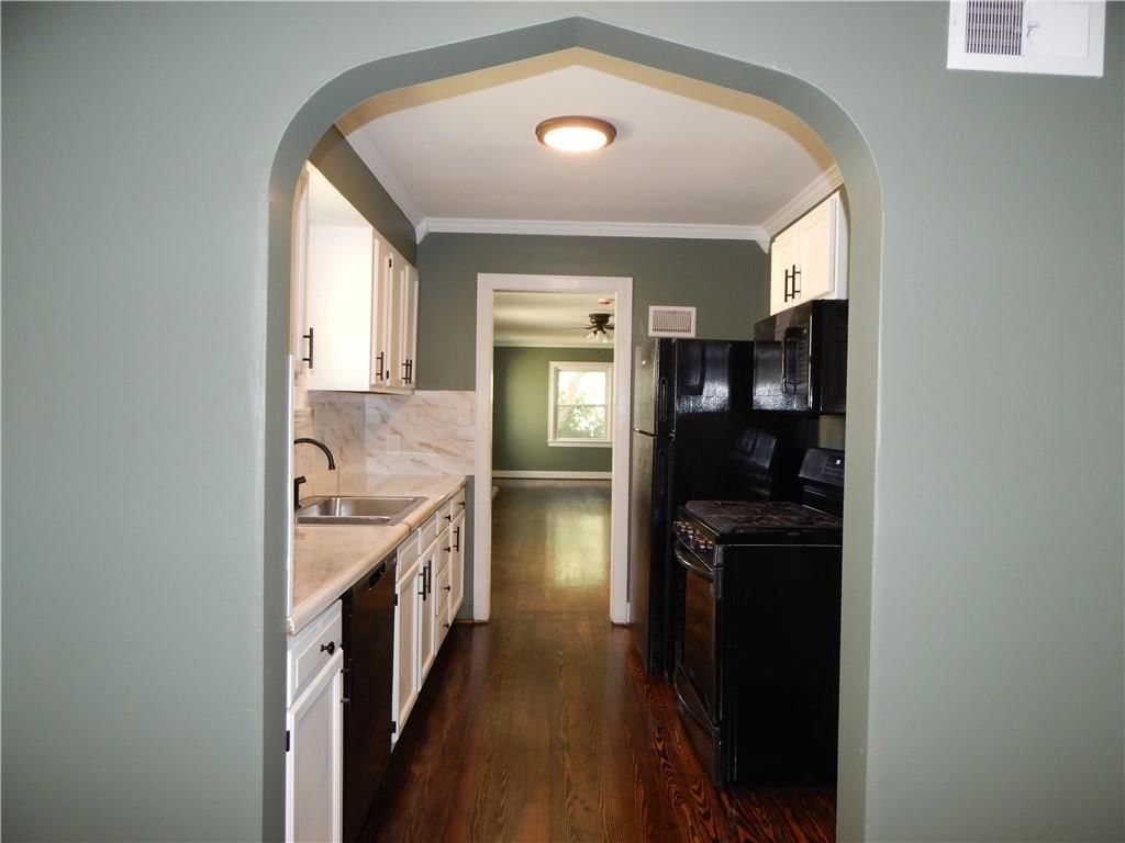 1610 S Broadway Street — photo 39