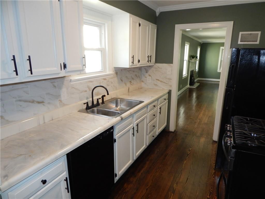 1610 S Broadway Street — photo 41