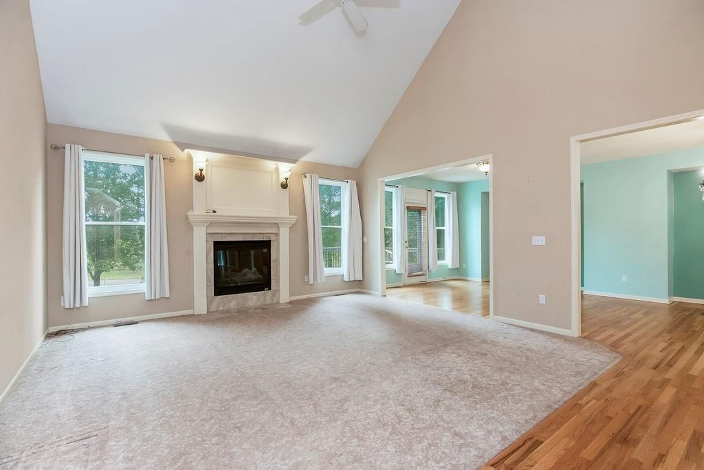 Photo 5 of 39 - 23533 W 74th Terrace
