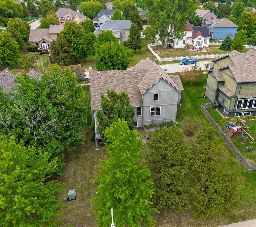 Photo 34 of 39 - 23533 W 74th Terrace