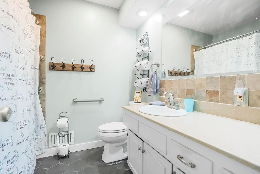 4413 E 107 Street — photo 10