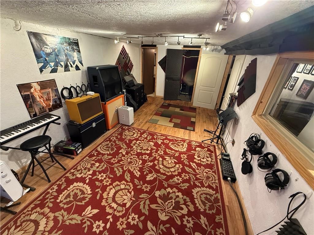 12805 Oakland Avenue — photo 32