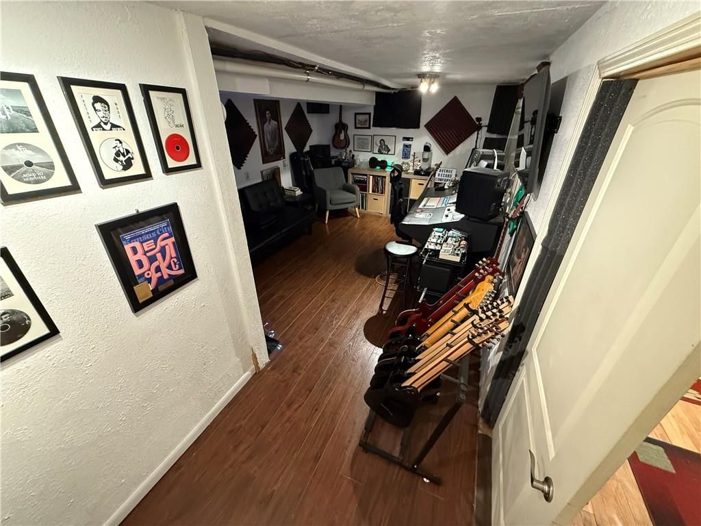 12805 Oakland Avenue — photo 35
