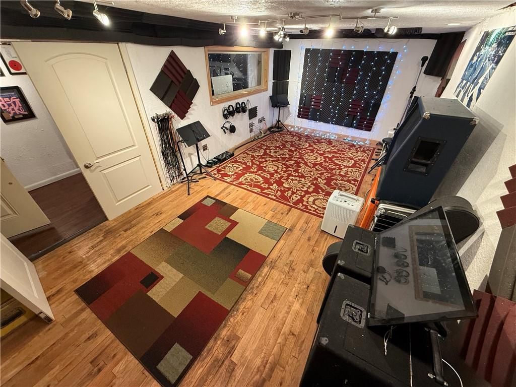 12805 Oakland Avenue — photo 36