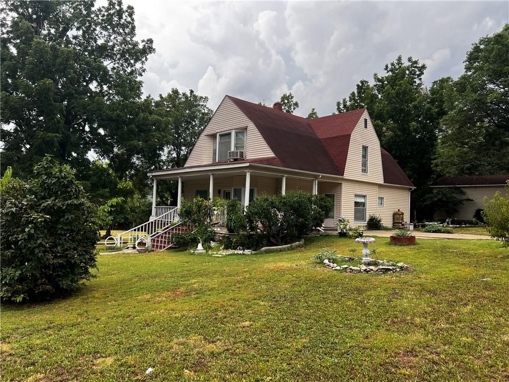 607 Military Avenue — photo 1