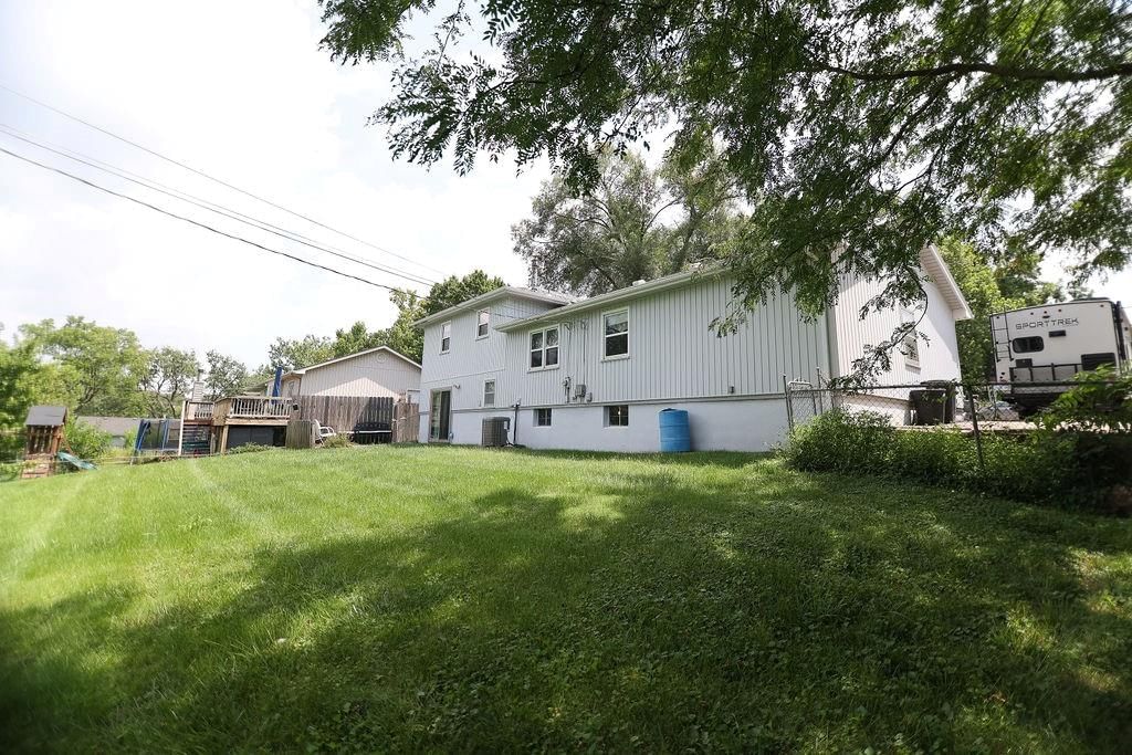 Photo 42 of 49 - 5168 Douglas Avenue
