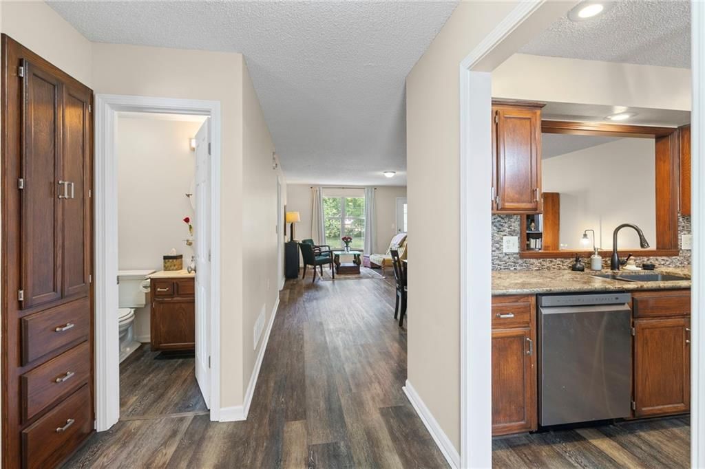 11900 E 47th Terrace — photo 9