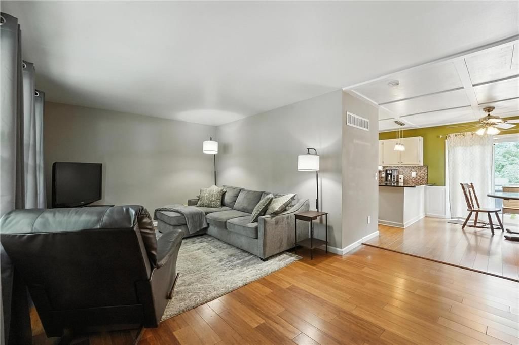Photo 5 of 41 - 8012 NE 57th Street