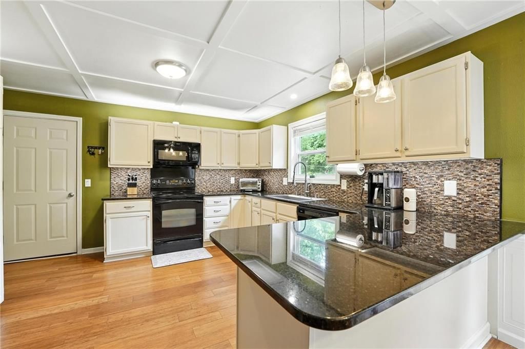 Photo 7 of 41 - 8012 NE 57th Street