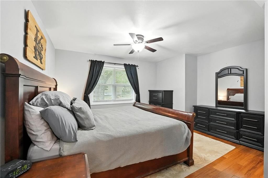 Photo 11 of 41 - 8012 NE 57th Street