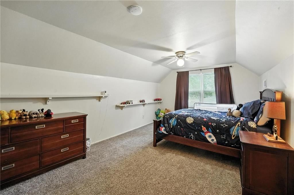 Photo 14 of 41 - 8012 NE 57th Street
