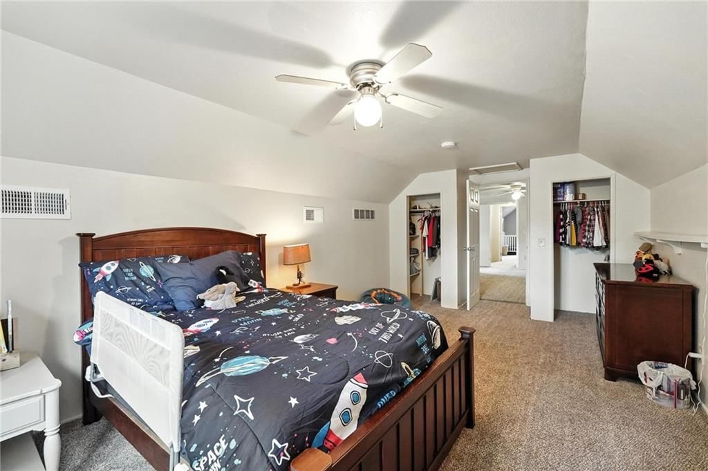 Photo 15 of 41 - 8012 NE 57th Street