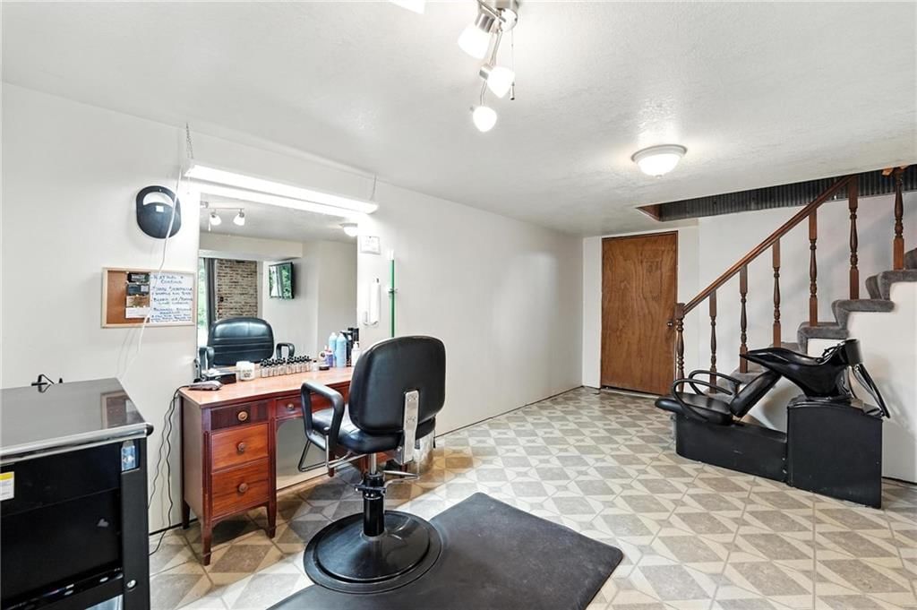 Photo 24 of 41 - 8012 NE 57th Street