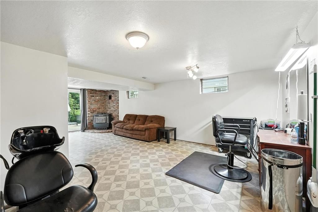Photo 25 of 41 - 8012 NE 57th Street