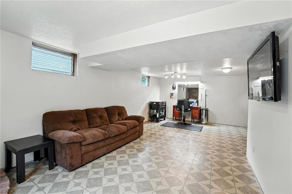 Photo 26 of 41 - 8012 NE 57th Street