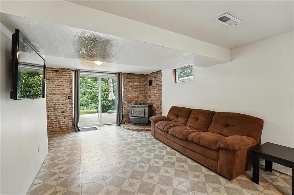Photo 27 of 41 - 8012 NE 57th Street