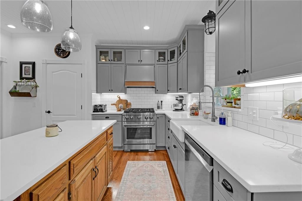 Photo 12 of 55 - 2320 SW 10th Street