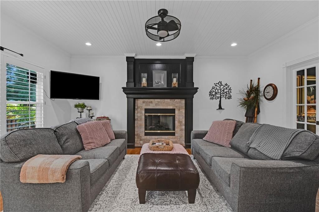 Photo 21 of 55 - 2320 SW 10th Street
