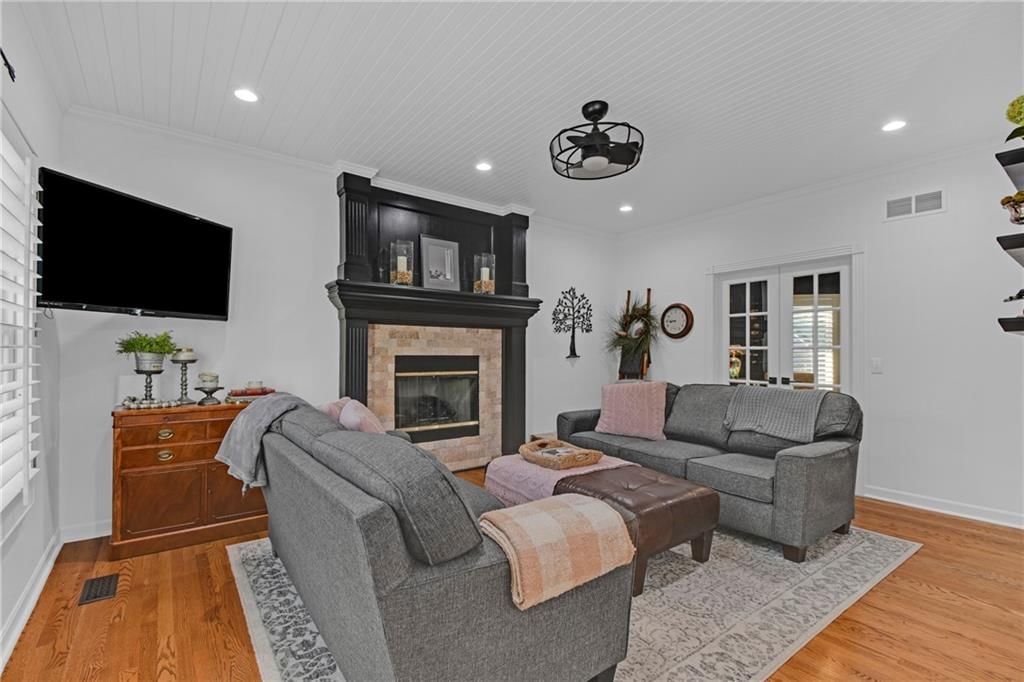 Photo 22 of 55 - 2320 SW 10th Street