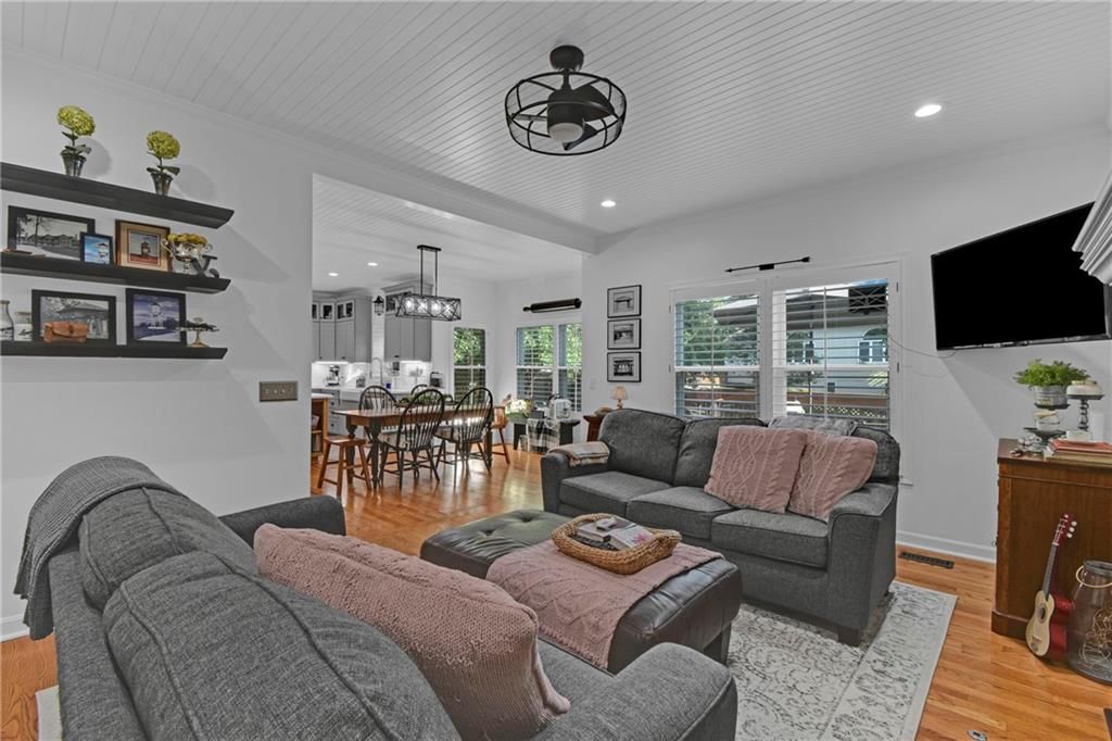 Photo 23 of 55 - 2320 SW 10th Street