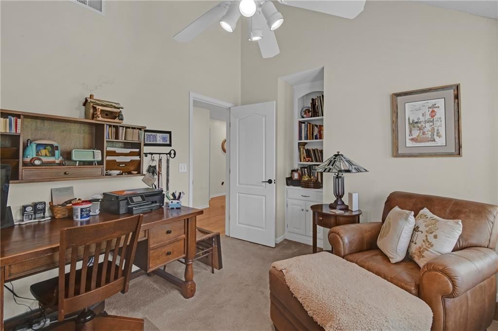 Photo 34 of 55 - 2320 SW 10th Street