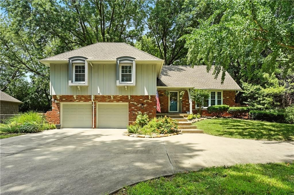 12800 St. Andrews Drive, Kansas City, MO
