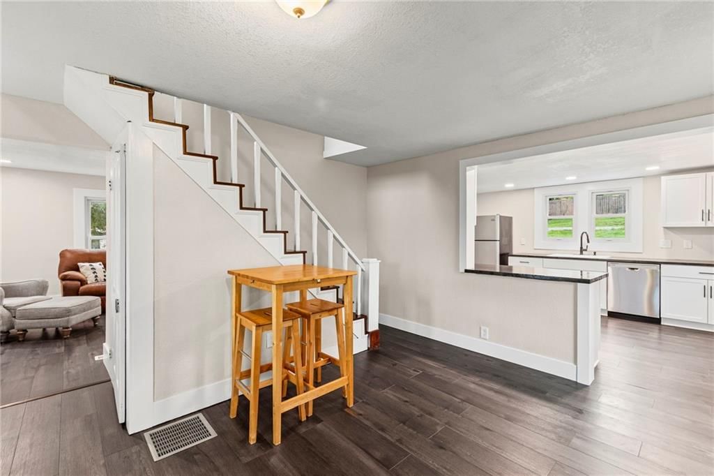 Photo 9 of 23 - 206 Frank Street