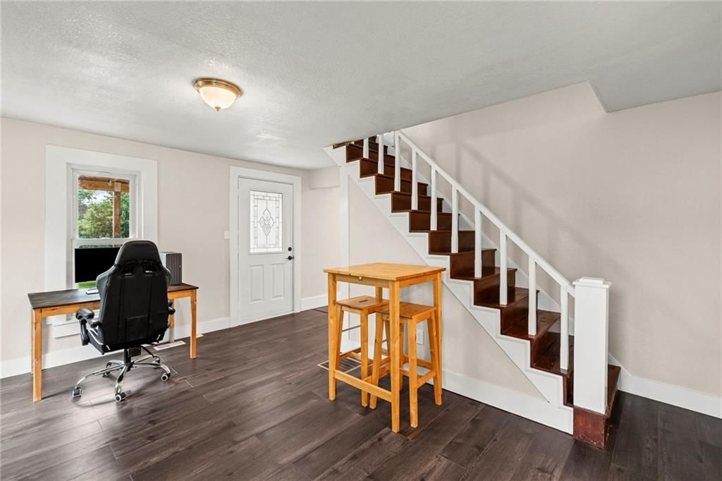 Photo 10 of 23 - 206 Frank Street