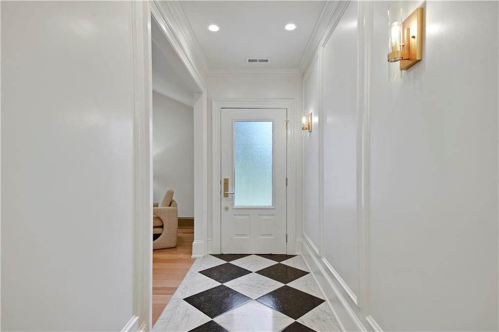 9440 Manor Road — photo 9