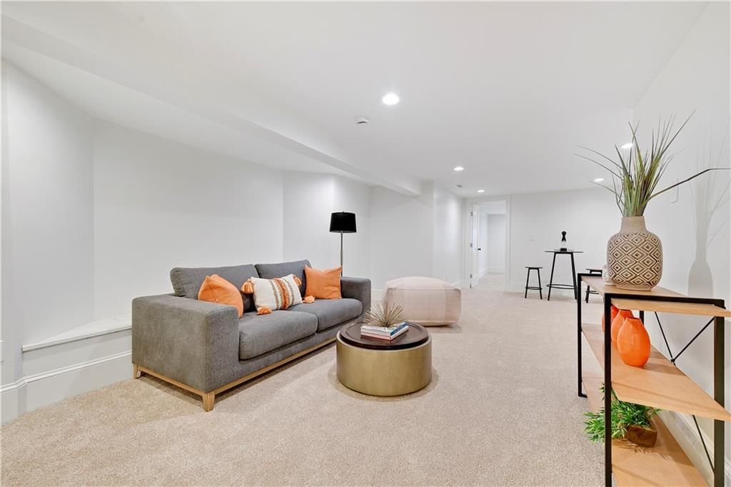 9440 Manor Road — photo 37