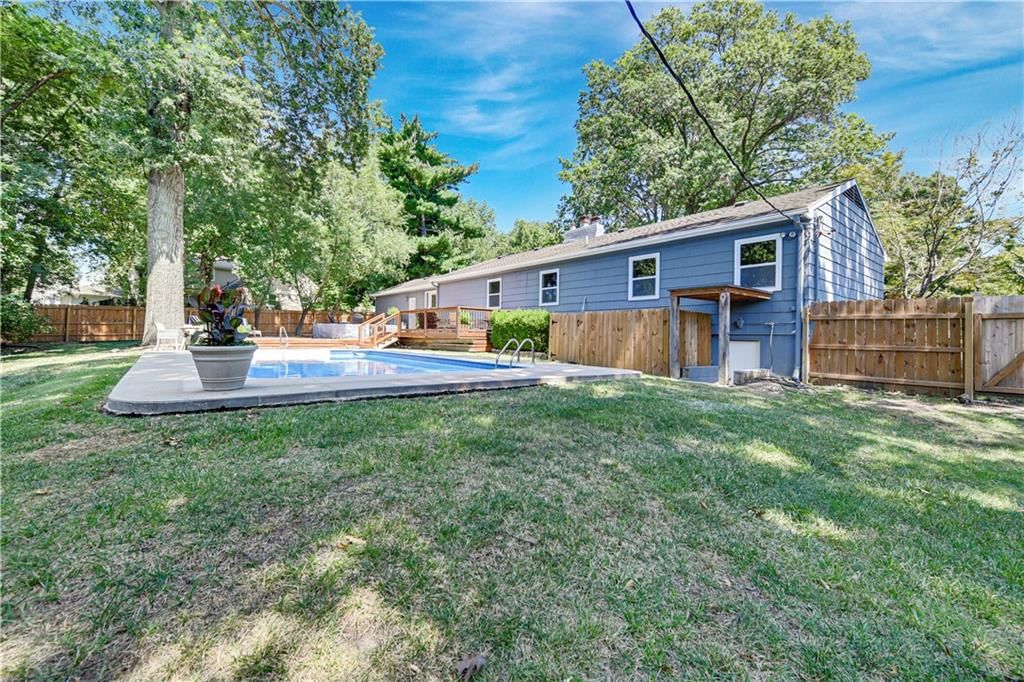 9440 Manor Road — photo 50