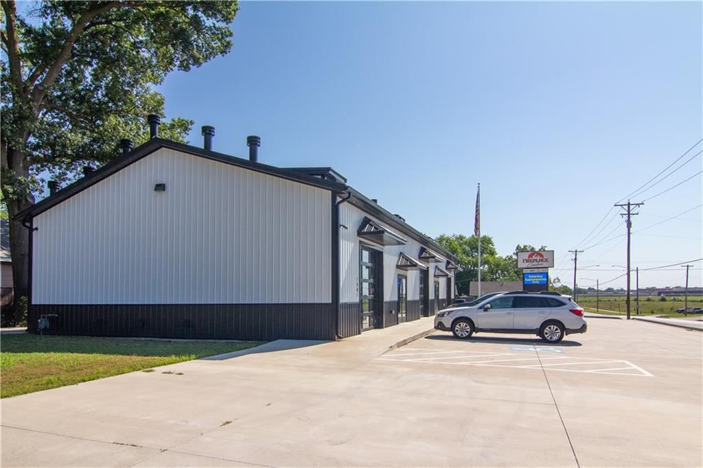 1301 E 4th Street — photo 11